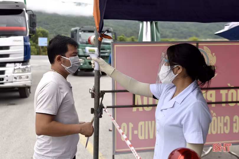 Kiểm soát chặt phương tiện trên “luồng xanh” ra, vào địa bàn TX Hồng Lĩnh