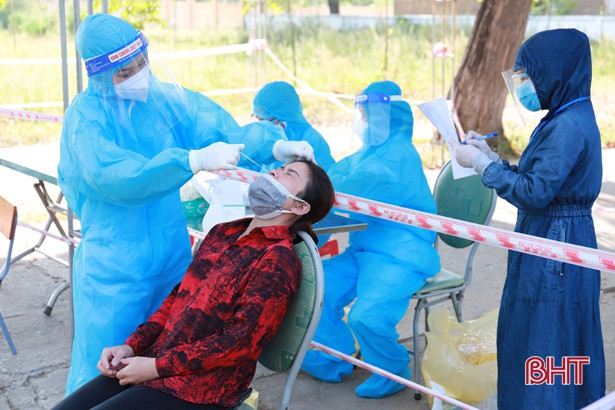 Hoàn thành lấy mẫu xét nghiệm cho 11.454 người dân thị trấn Xuân An