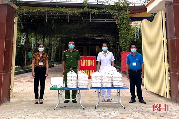 Công đoàn Viên chức tỉnh Hà Tĩnh hỗ trợ công tác phòng, chống dịch ở TX Hồng Lĩnh