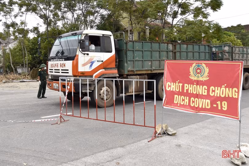 Kiểm soát chặt phương tiện trên “luồng xanh” ra, vào địa bàn TX Hồng Lĩnh