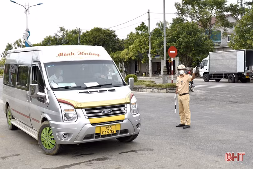 Kiểm soát chặt phương tiện trên “luồng xanh” ra, vào địa bàn TX Hồng Lĩnh