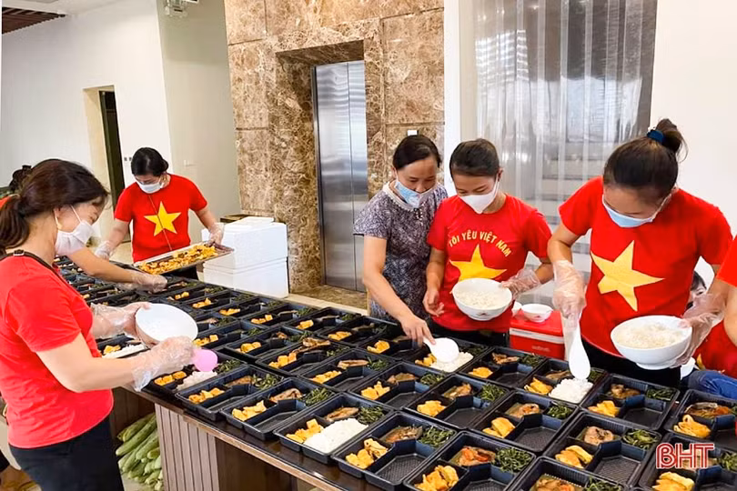 Phụ nữ Hà Tĩnh bền bỉ thực hiện “mục tiêu kép”