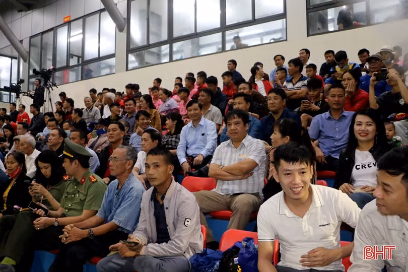 Hồng Lĩnh Hà Tĩnh chia điểm với Than Quảng Ninh