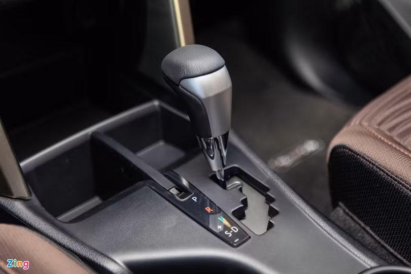 Chi tiết Toyota Innova 2.0G AT giá 865 triệu đồng