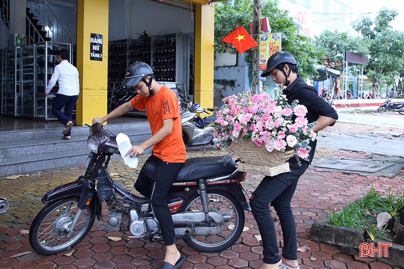 Rực rỡ sắc hoa hướng tới chị em Hà Tĩnh dịp 20/10
