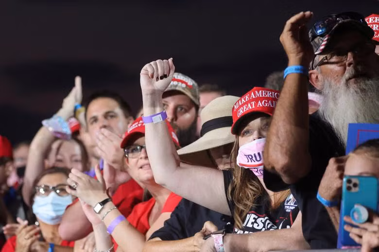 Không khí buổi vận động tranh cử đầu tiên của Tổng thống Trump sau khi được chữa khỏi Covid-19