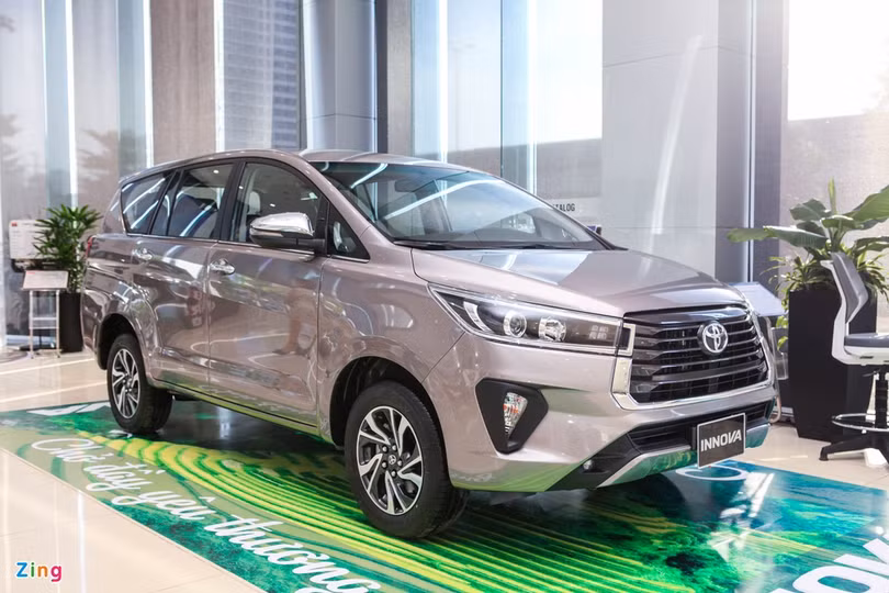 Chi tiết Toyota Innova 2.0G AT giá 865 triệu đồng