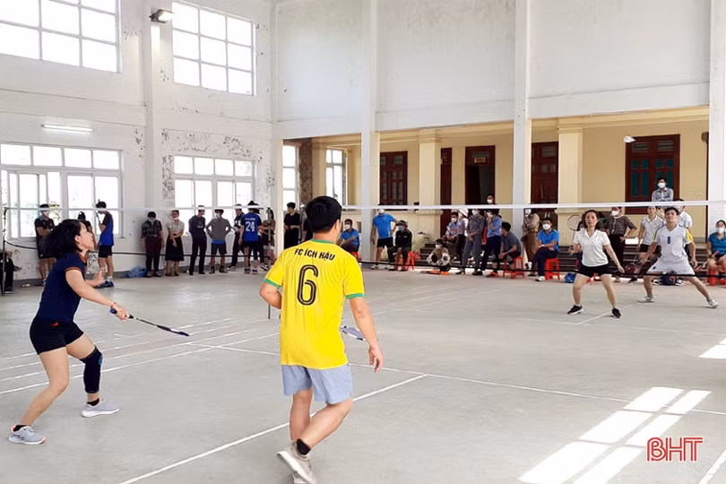 Các hoạt động thể thao sôi nổi tạo điểm nhấn cho mùa du lịch biển Hà Tĩnh