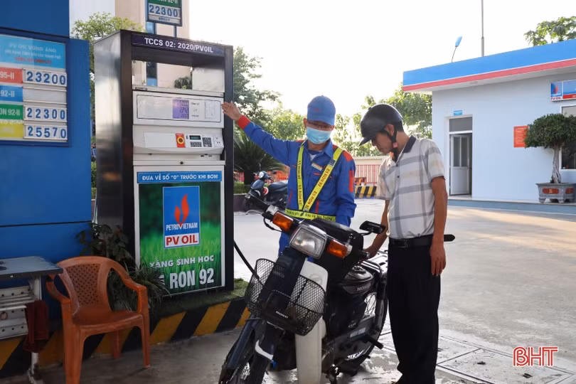 Hà Tĩnh: Nỗ lực không để cảnh chen chúc mua xăng, dầu!