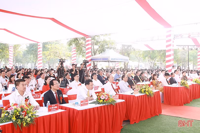 Trường THPT Nghi Xuân kỷ niệm 20 năm thành lập