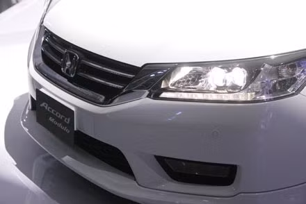 Honda có lợi thế với các đối thủ cùng loại nhờ hệ thống đèn pha LED thông minh Honda có lợi thế với các đối thủ cùng loại nhờ hệ thống đèn pha LED thông minh