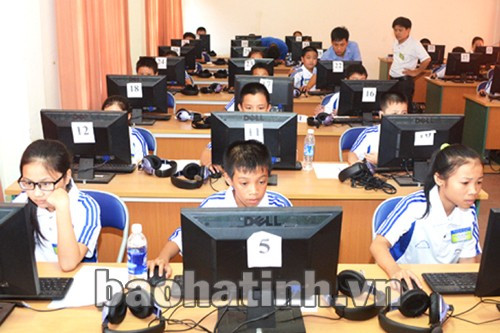 Khối THCS tham gia thi trắc nghiệm kiến thức chung về CNTT và lập trình trên ngôn ngữ Turbo Pascal