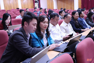 Tập huấn sử dụng phần mềm “Kỳ họp không giấy” cho đại biểu HĐND tỉnh 