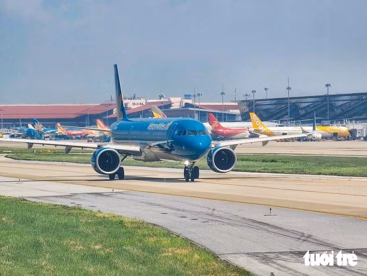 Phó thủ tướng thường trực yêu cầu rà soát toàn diện, bảo đảm an toàn tuyệt đối hoạt động khai thác tàu bay - Ảnh: HỒNG QUANG