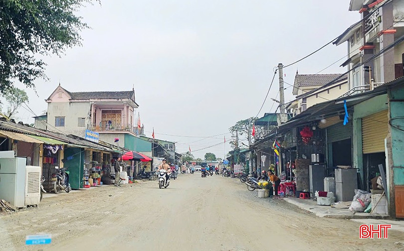 Tại khu vực chợ Cầu, không khó để mua thuốc diệt chuột không nhãn mác, không rõ nguồn gốc.