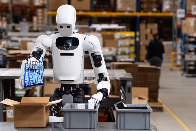 Robot hình người Apollo làm việc trong nhà kho. Ảnh:Apptronik