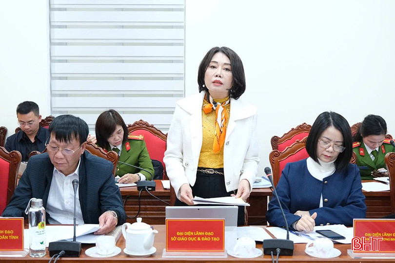 Đại diện Sở GD&amp;ĐT phát biểu.