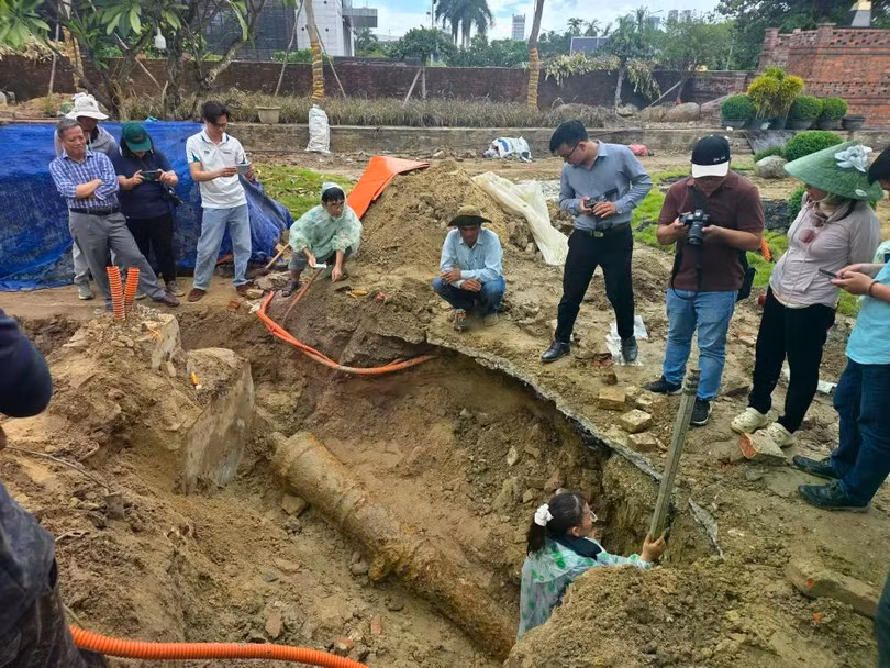 Khẩu thần công được phát lộ trong khuôn viên Thành Điện Hải