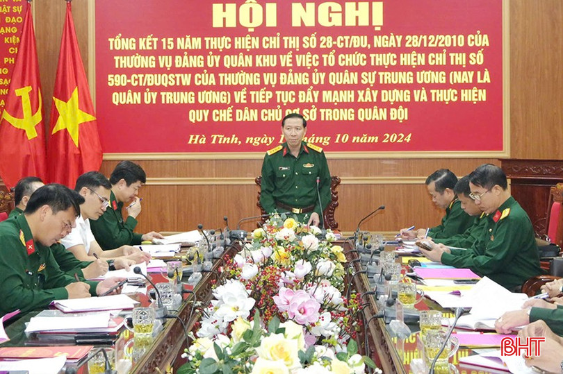 Các đại biểu tham dự hội nghị.