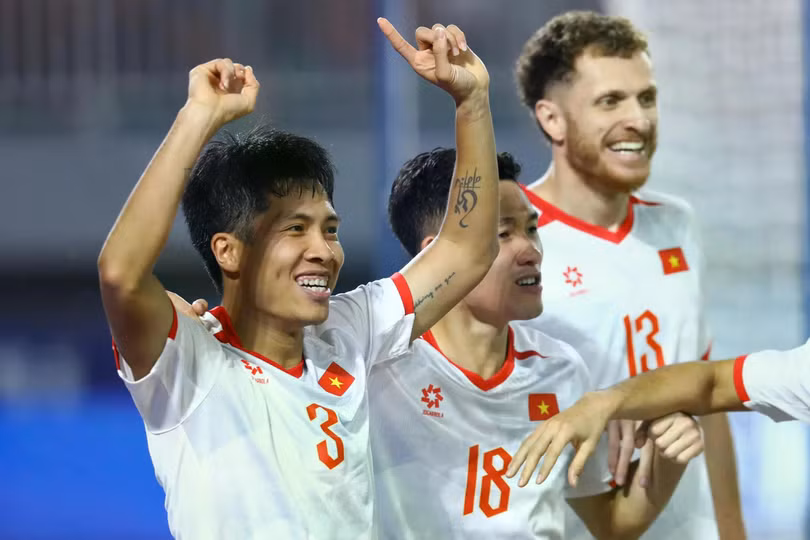 Tuyển Việt Nam khởi đầu như mơ. Ảnh: Minh Chiến.