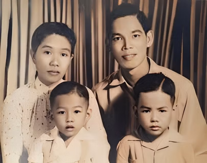 Ảnh gia đình anh hùng, liệt sĩ Lê Thị Riêng (có sử dụng AI để nâng dung lượng ảnh). Ảnh: Bảo tàng Lịch sử quốc gia.