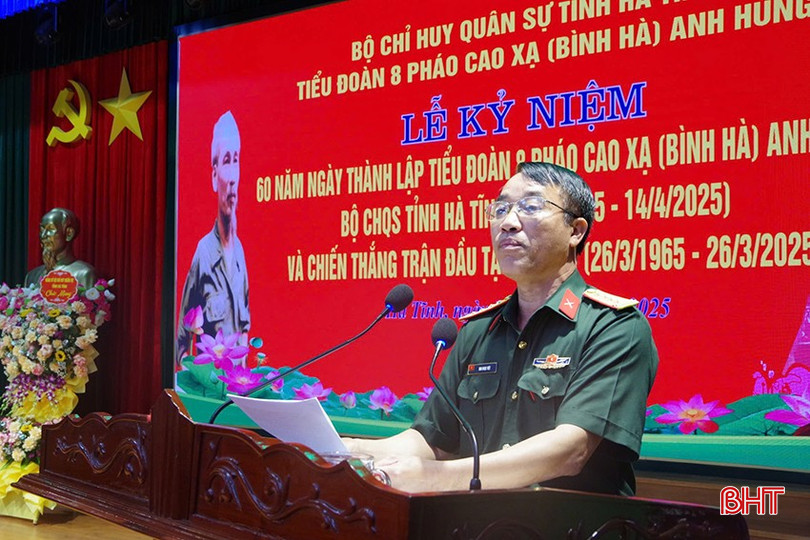 Đại tá Mai Ngọc Việt - Phó Chính ủy Bộ CHQS tỉnh phát biểu tại buổi lễ.