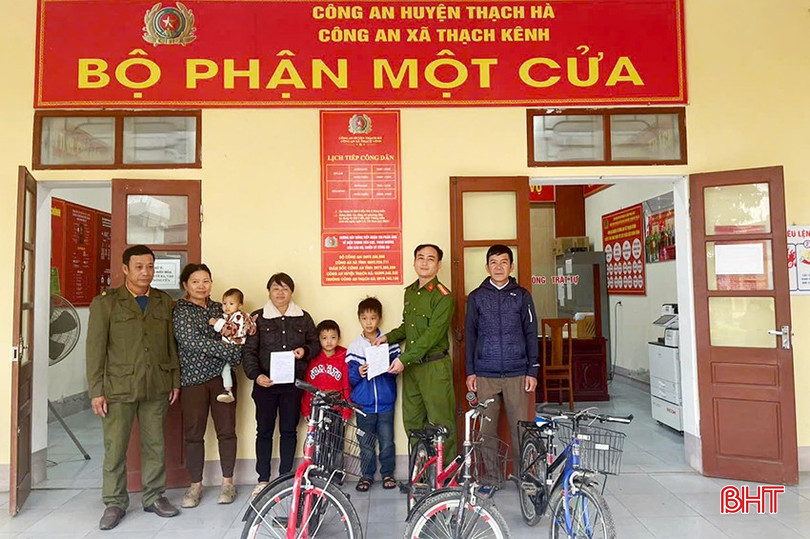 Công an xã Thạch Kênh mời các bị hại nhận lại tài sản bị 5 trộm nhí "khoắng" vào tháng 3/2025.