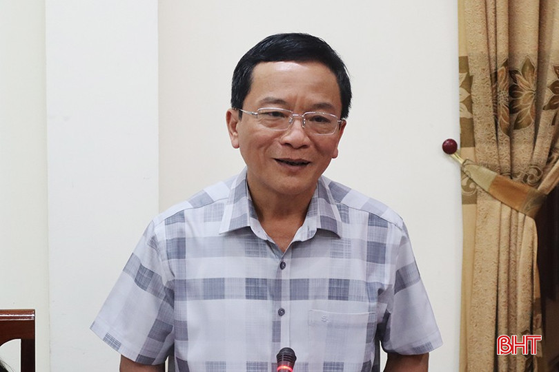 Phó Chủ tịch HĐND tỉnh Trần Văn Kỳ phát biểu tại cuộc làm việc.