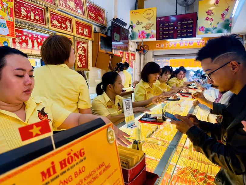 Chuyên gia khuyến cáo nên thận trọng đầu tư, tránh chạy theo tâm lý đám đông.