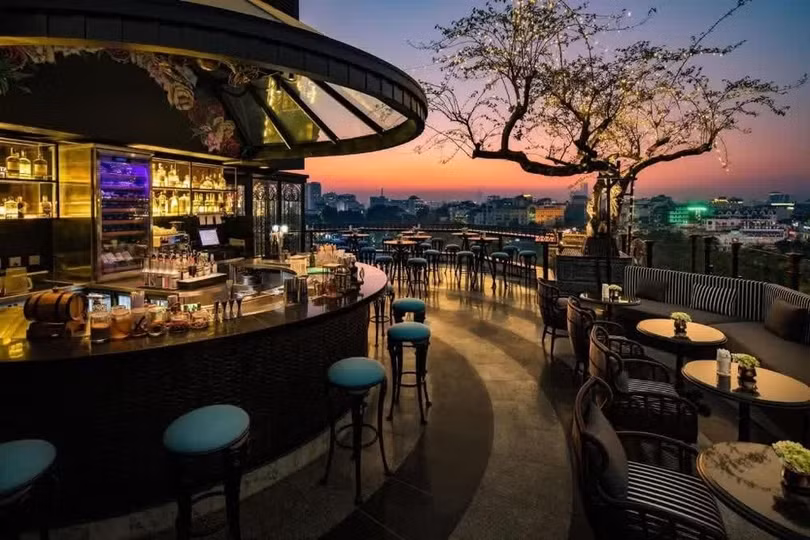 Quầy bar ở La Sinfonía del Rey Hotel &amp; Spa.