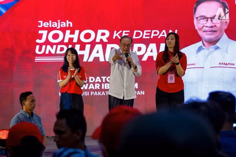 Thủ tướng Malaysia Anwar Ibrahim tại một sự kiện vận động tranh cử ở bang Johor. (Ảnh: Facebook Anwar Ibrahim)
