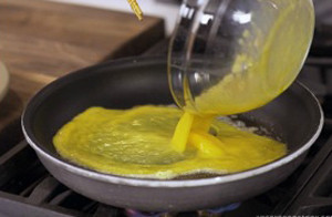 Trứng cuộn cơm rang vừa ăn vừa thèm