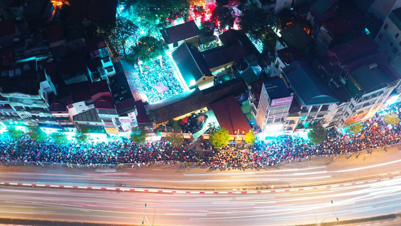 Bởi một chữ: Thiêng!