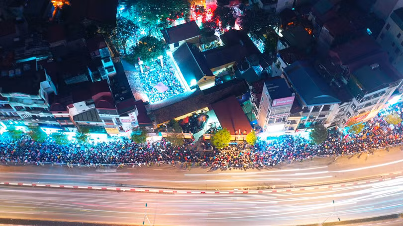 Bởi một chữ: Thiêng!