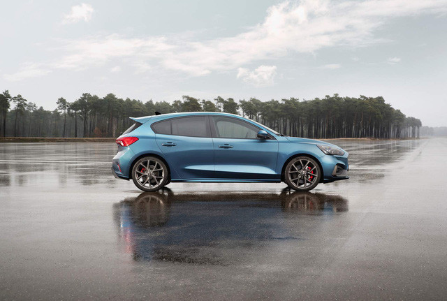 Ford Focus ST 2019 bất ngờ trình diện - Ảnh 4. Ford Focus ST 2019 bất ngờ trình diện
