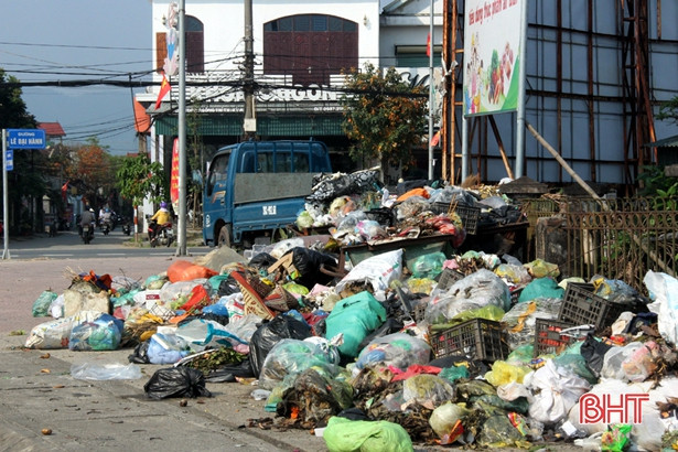Thị xã Kỳ Anh “ngập” trong rác thải