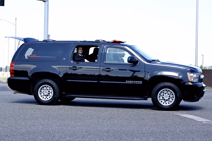 Đội hình xe hộ tống của ông Trump vận hành như thế nào?