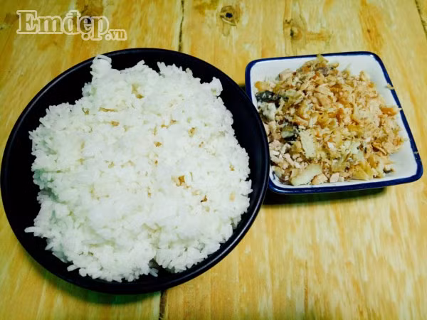 Chào tuần mới với cơm chiên cá mặn nhanh gọn mà ngon mê ly