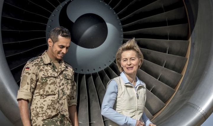 Chân dung các nữ bộ trưởng quốc phòng trên thế giới