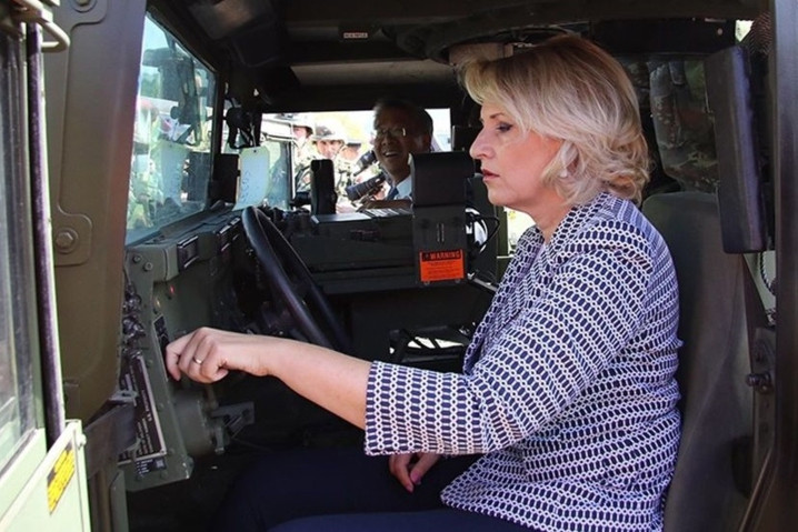 Chân dung các nữ bộ trưởng quốc phòng trên thế giới