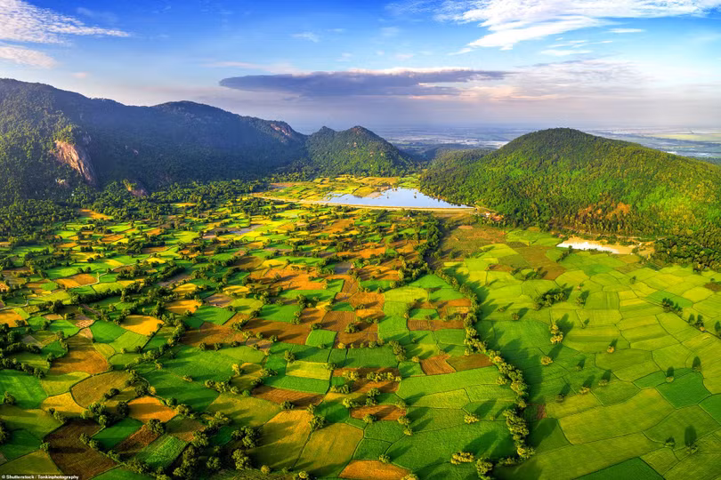 Vẻ đẹp đất và người Việt Nam trên báo Anh