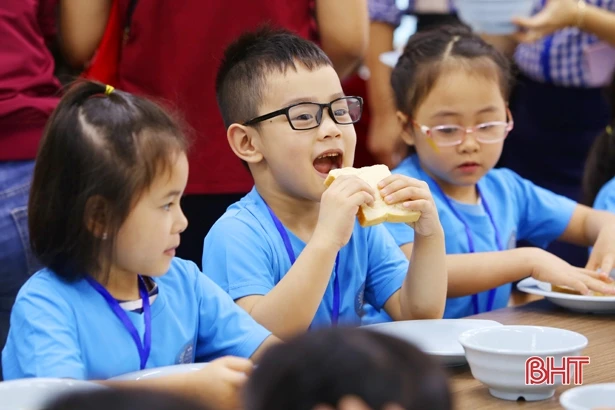 Trẻ mầm non háo hức tham gia CLB Tiền tiểu học Trường Albert Einstein