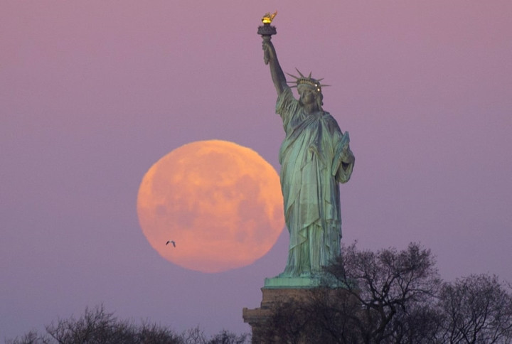 Ngắm siêu trăng tuyết đẹp nhất 2019 trên khắp thế giới