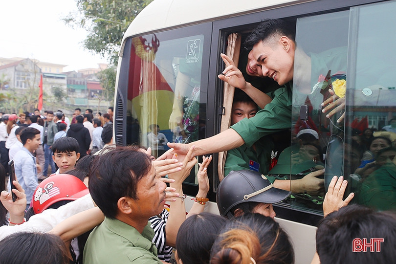 Những cung bậc cảm xúc của tân binh Hà Tĩnh ngày nhập ngũ