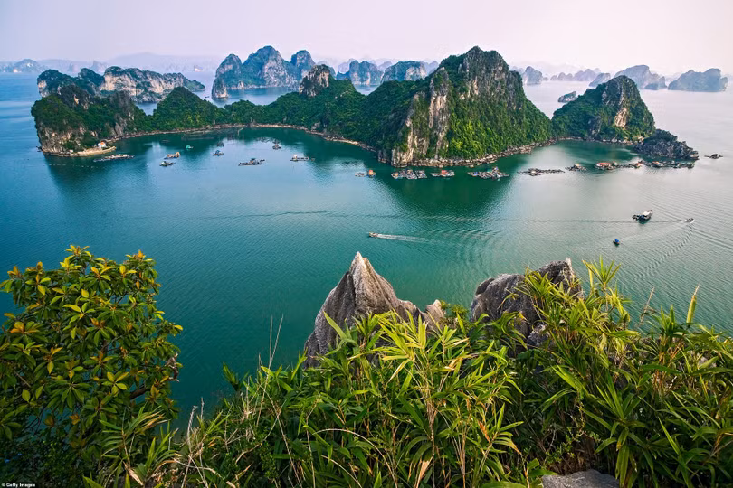 Vẻ đẹp đất và người Việt Nam trên báo Anh