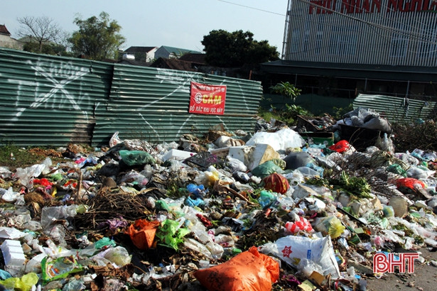 Thị xã Kỳ Anh “ngập” trong rác thải