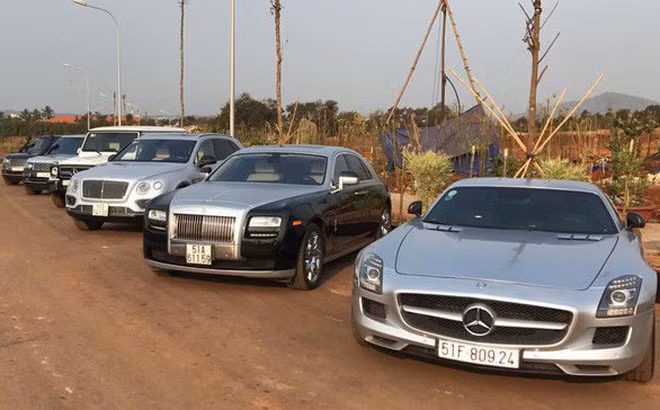 Điểm danh bộ sưu tập siêu xe “khủng” nhất Việt Nam của đại gia Đặng Lê Nguyên Vũ