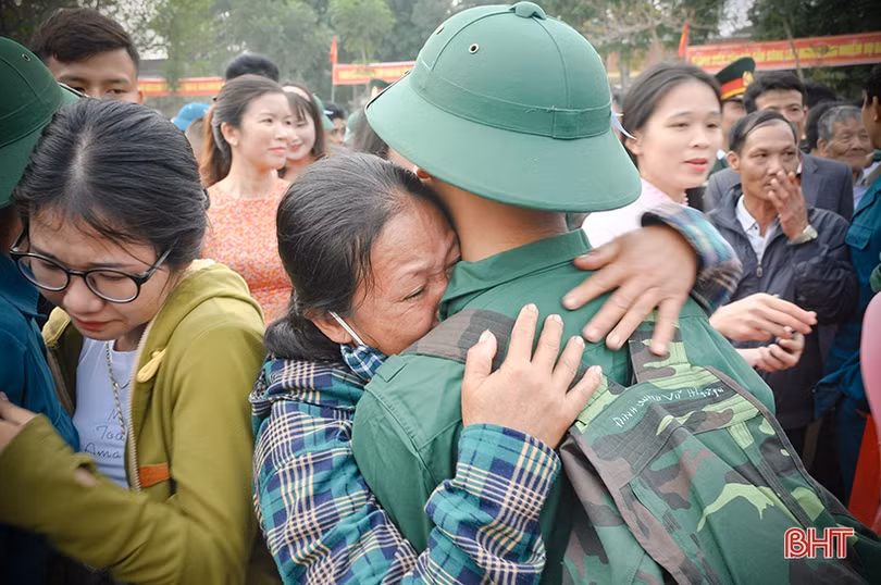 Những cung bậc cảm xúc của tân binh Hà Tĩnh ngày nhập ngũ