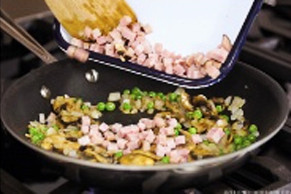 Trứng cuộn cơm rang vừa ăn vừa thèm