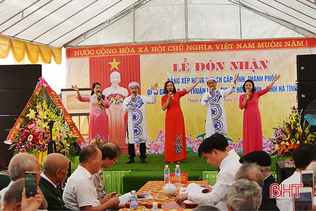 Đón bằng xếp hạng di tích lịch sử văn hóa cấp tỉnh đình Giao Tác